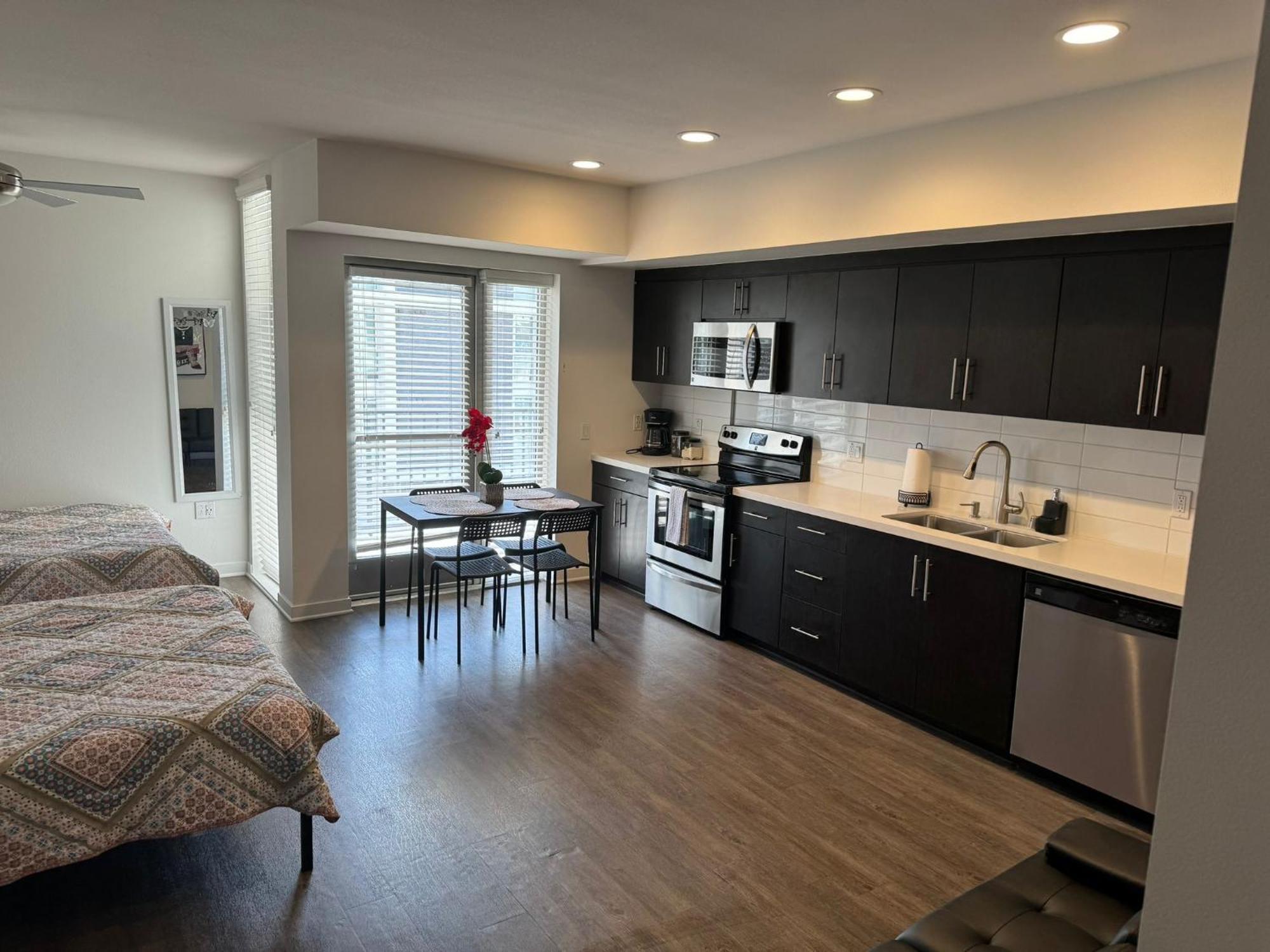 Апартаменты Incredible Hollywood Loft Free Parking Лос-Анджелес Экстерьер фото
